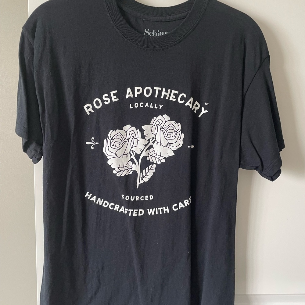 Graphic Tee size M